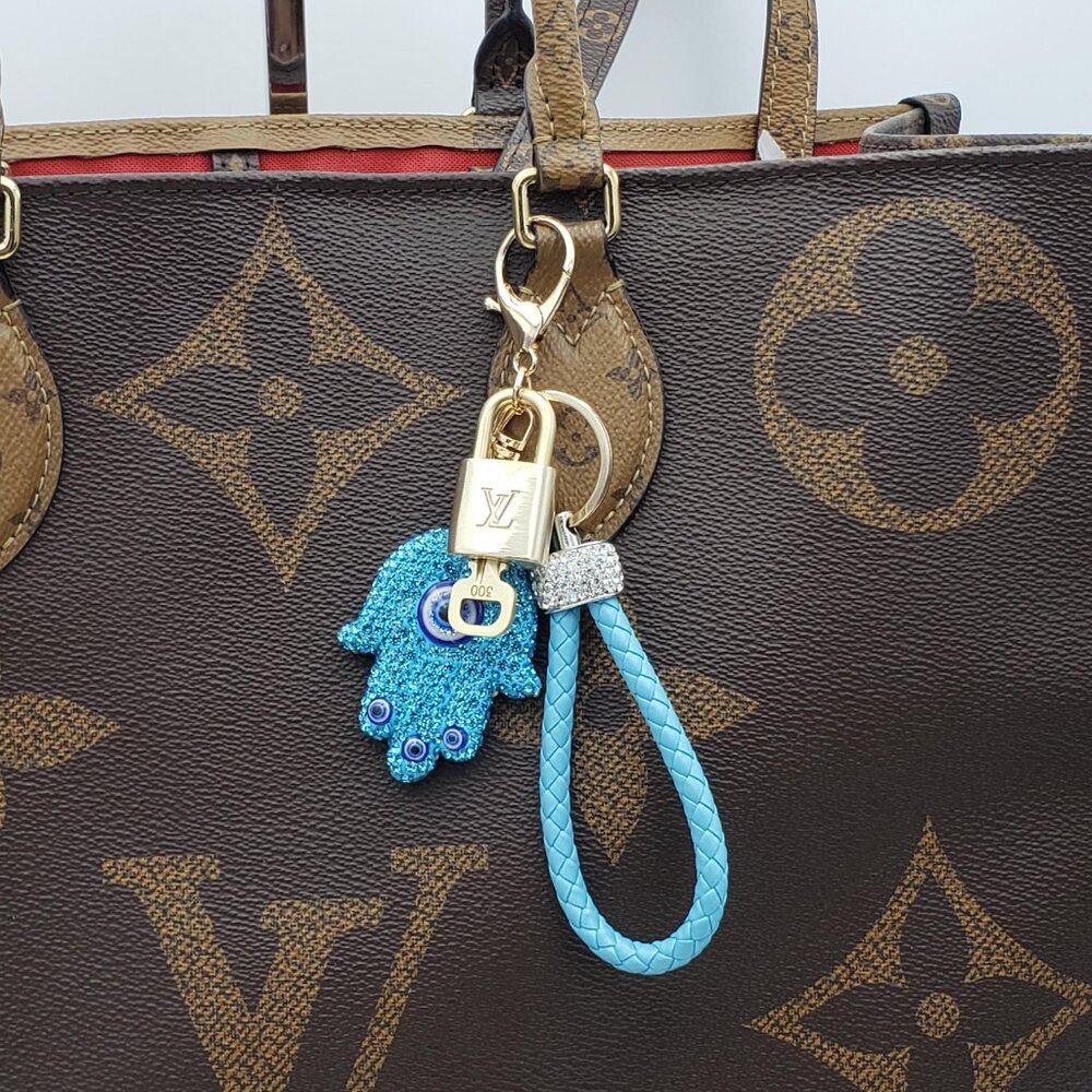 Authentic Louis Vuitton Gold Lock 🔒 Keychain Bag Unbranded Evil Eye Charm LV - Picture 2 of 13